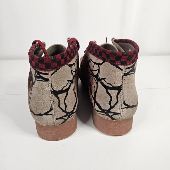 Men's Clarks Wallabee Evo Stranger Things Dark Sand Hell Fire Club Mens 8.5 NWOB - Picture 10 of 11